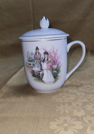 Čajová s vrchnákom, 