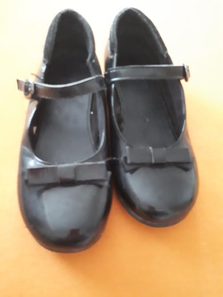 Krasne cierne lakovky s maslickou, 29