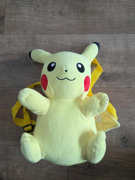 Batoh pikachu,
