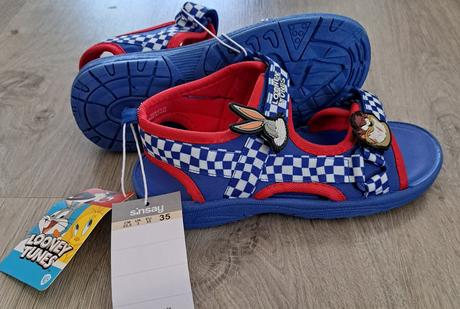 Sandalky looney tunes, sinsay,35