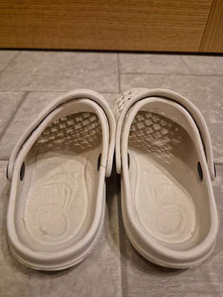 Biele šľapky pre dievča 25, 25