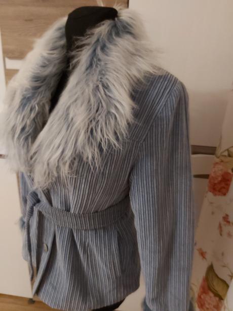 Kabat z kozusinkou, m