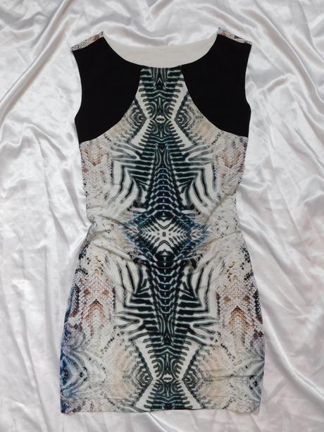 Kvalitne pekne šaty, 34