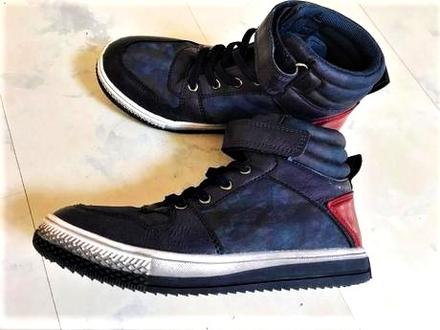 Sneakersy na suché zipsy, 31