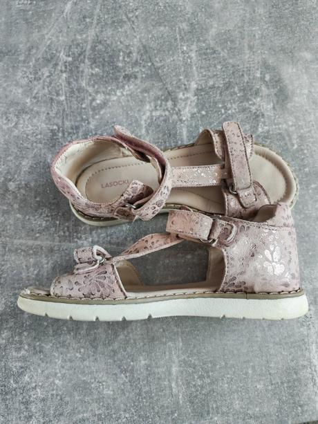 Sandálky, lasocki,29