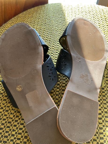 Slapky 36, graceland,36