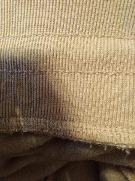 Ako vybrať prišitú gumu z teplákov?