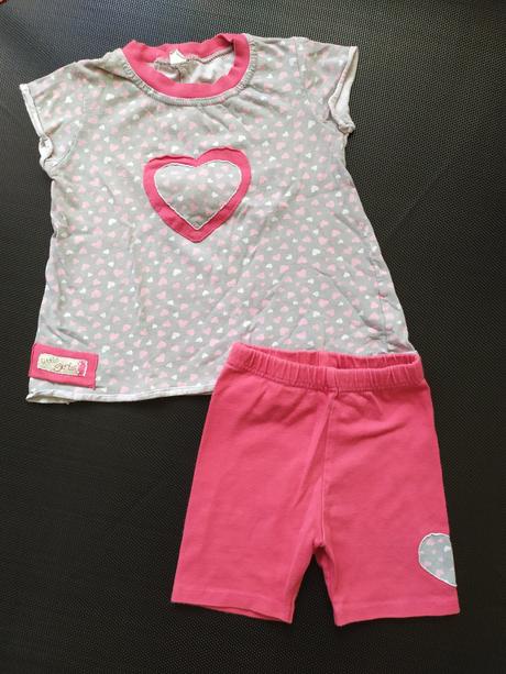 Piskacie tričko plus kraťasy, modelko,86