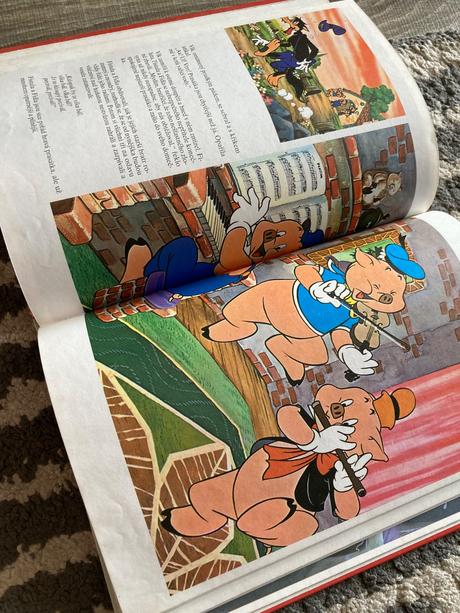 Walt disney alenka v kraji divů. autíčko modrásek, 