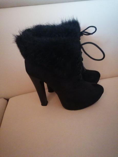 Čierne kotníčky s kožušinou, 37