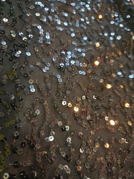 Flitrové šaty, st. bernard,110