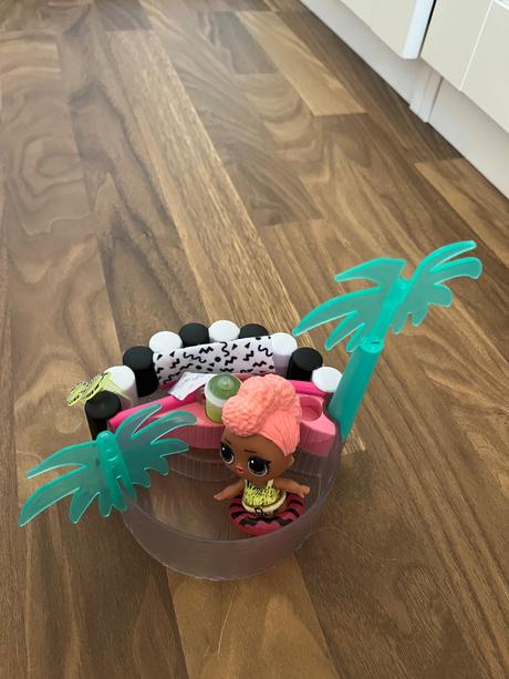 Lol babika s bazenom, 