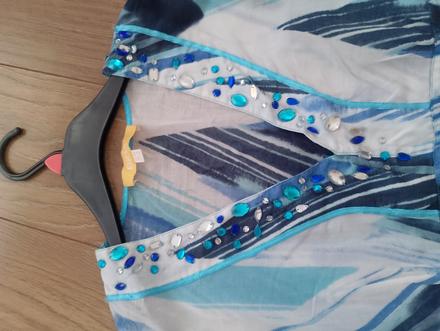 Letné šaty s kamienkami, s