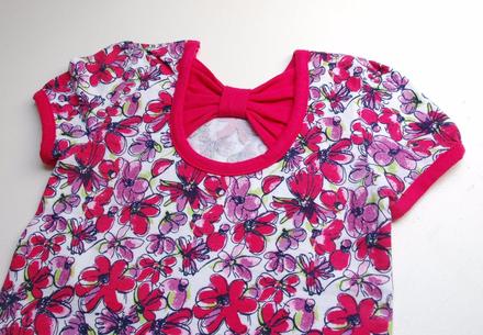 Nové tričko s mašľou na chrbáte, 86