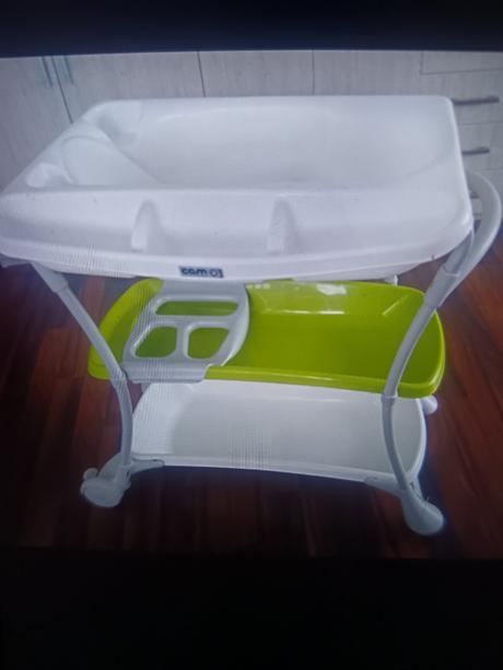 Prebaľovaci pult s vaničkou, 