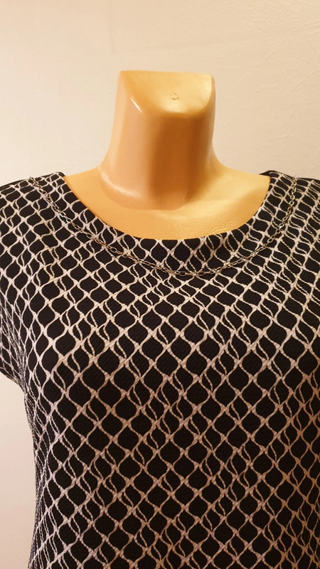 Zoštíhľujúce šaty w línia, 38