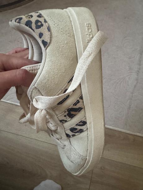 Botasky, adidas,36