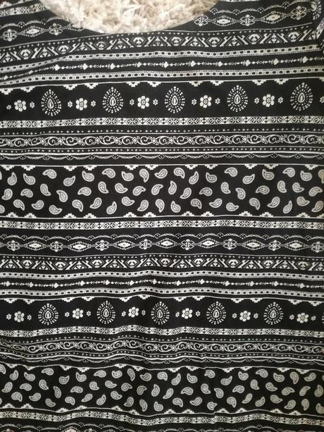 Dámske krátke vzorované tričko, basics,s