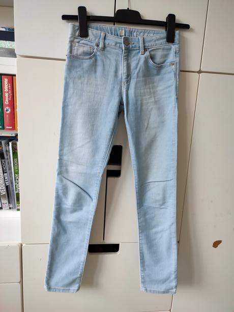 Rifle gap na chudé dievča, gap,152