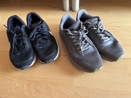 2 pary tenisky v. 41 symbolicka cena, nike,41