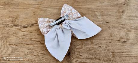 Mašľa do vlasov na sponke - 14 x 11 cm - hnedá kvi, 