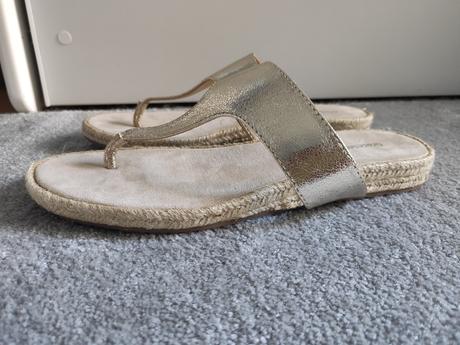 Dámske šľapky, žabky zlaté, graceland,39