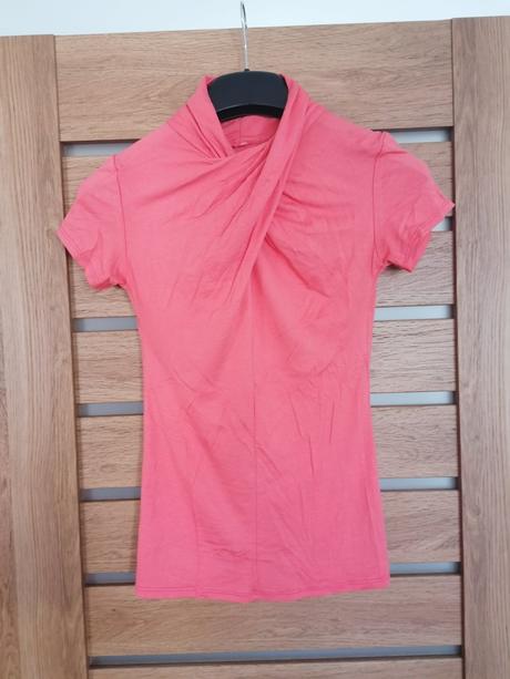 Tricko lososovej farby, s