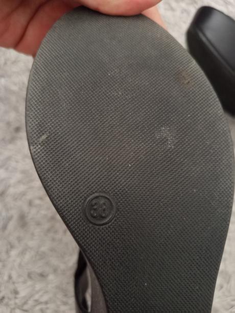 Čierne sandálky, deichmann,38