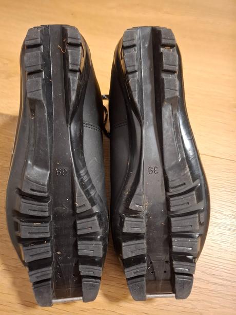 Predám dámske bežky a topánkami, 