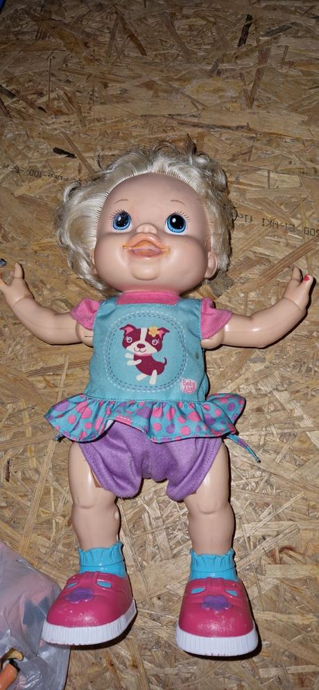 Hasbro baby alive chodiaca bábika, 