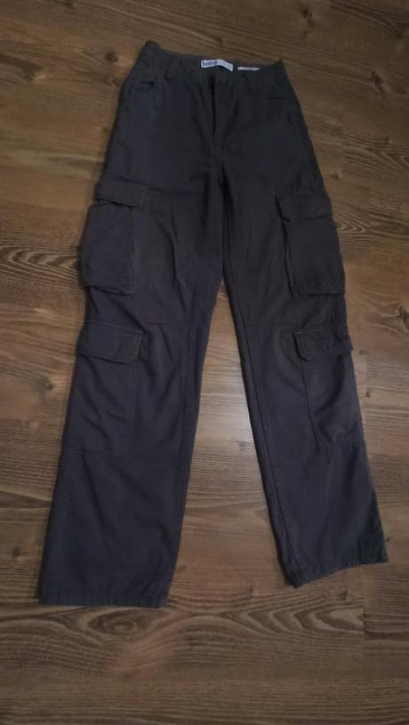 Kapsáče rifľové sivé, takmer nenosené, bershka,34