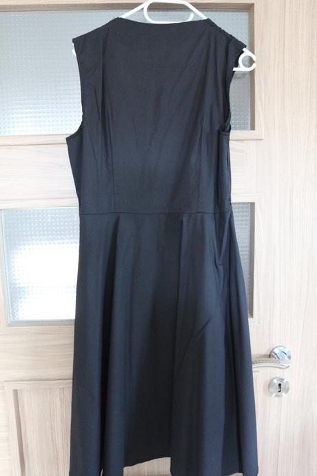 Čierne šaty, 42 / l