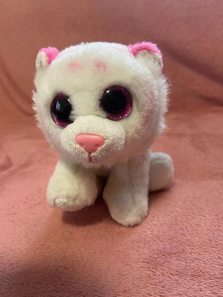 Plyšová hračka s veľkými očami,