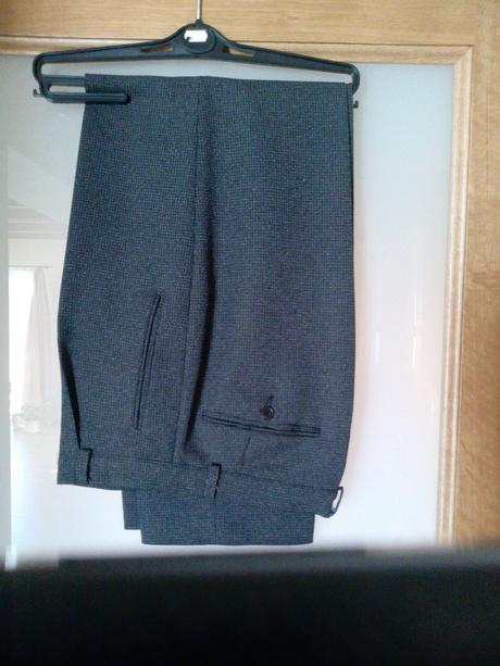 Trojdielny oblek 176/86, 48