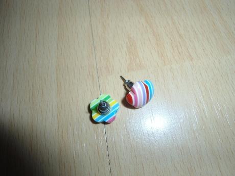 Male farebne nausnice, 