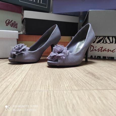 Lodičky pre popolušku, 35