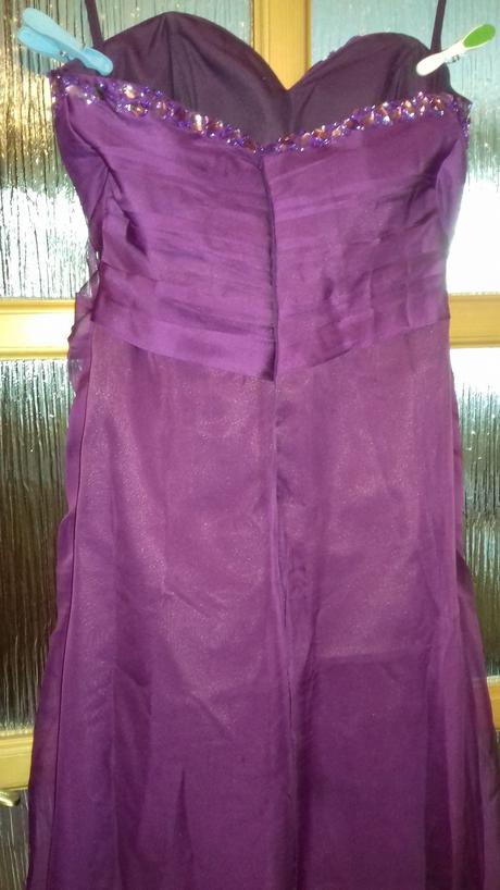 Spolocenske saty, 40