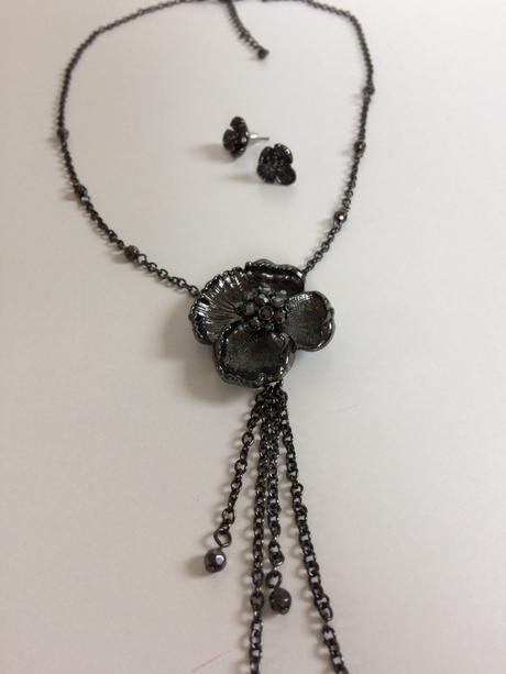 Set elegantnej bižutérie- kvety,