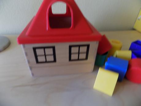 Drevený domček na triedenie, 