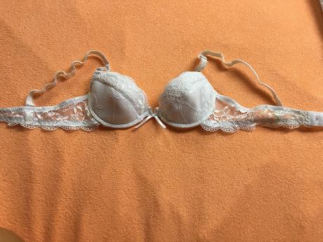 Cipkovana podprsenka, 70a