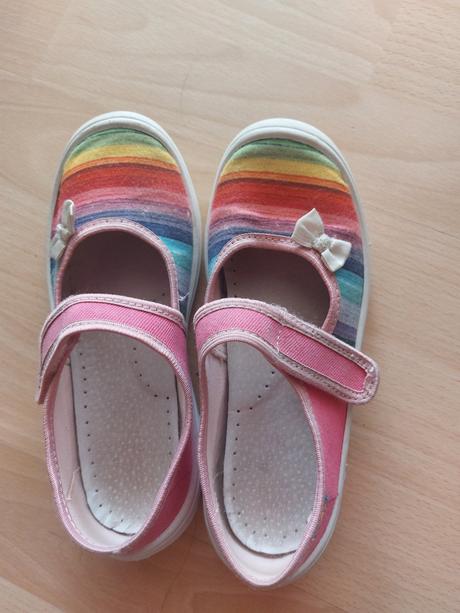 Prezuvky do školy, 33