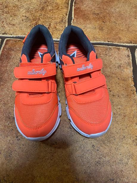 Tenisky, authority,31