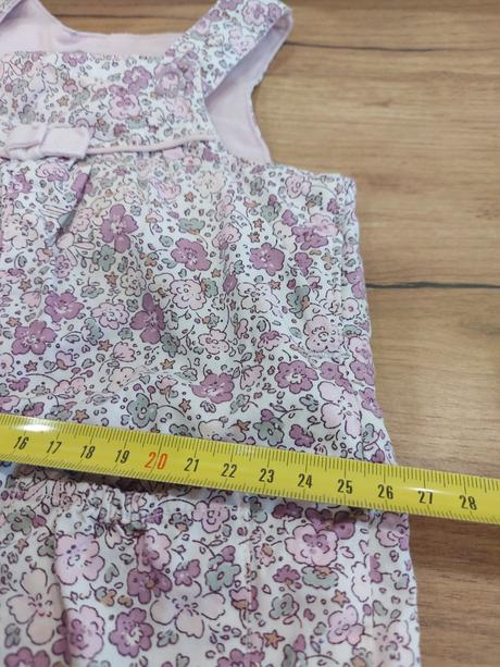 Krásny podšitý komplet, 68