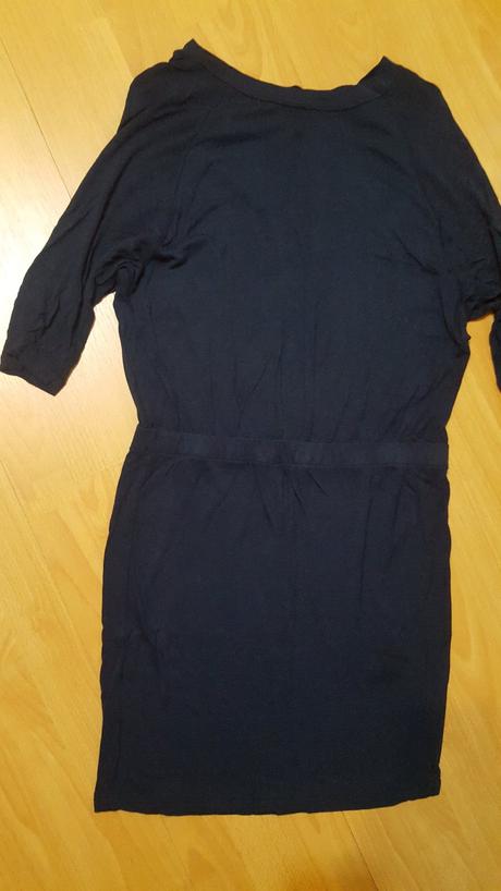 Modré tenké šaty, 40