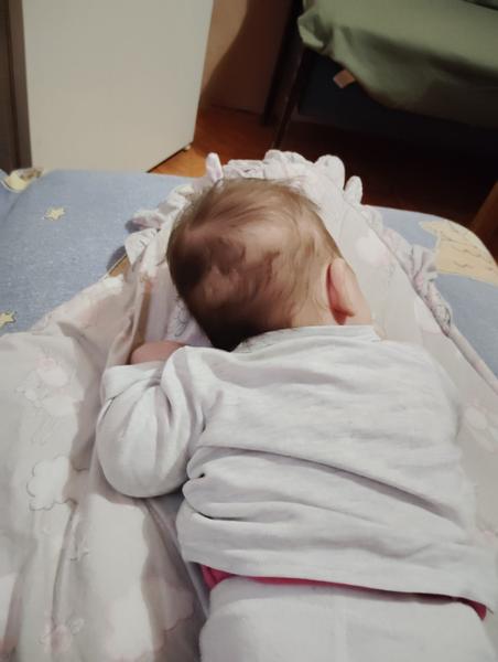 Ako riešiť vyležanú stranu hlavičky u detí?