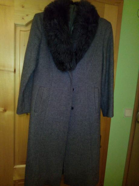 Šedý kabát, 38
