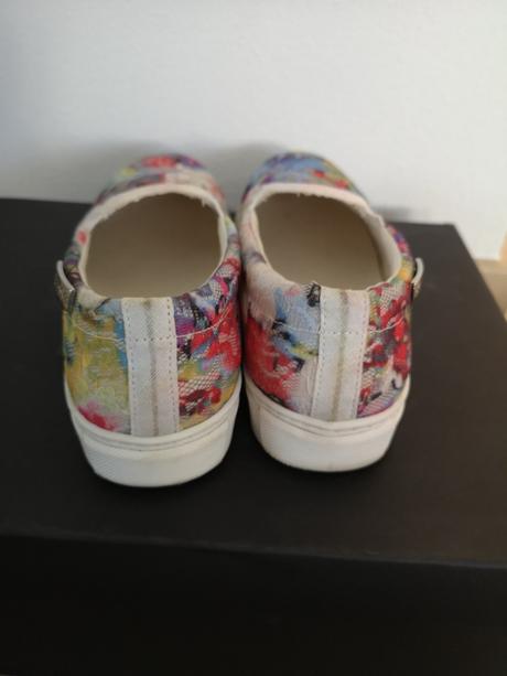 Plátenky guess, guess,36