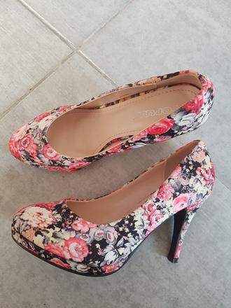 Dámske topánky lodičky, 37