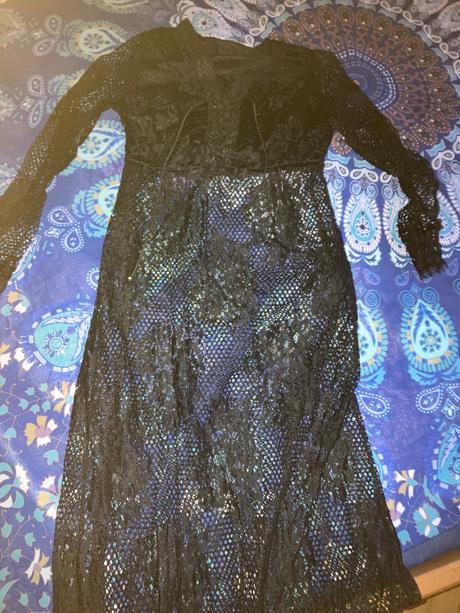 Transparentné šaty, 36