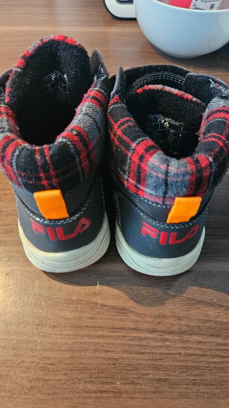 Predam detske topanky, 27